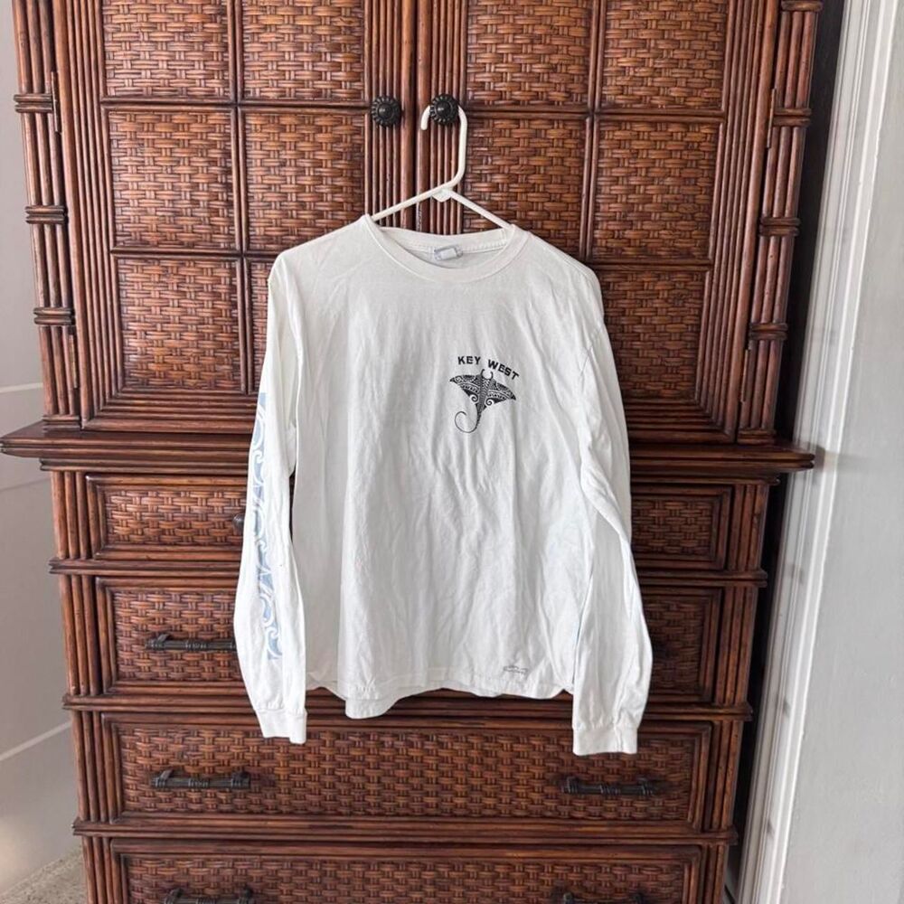 Crazy-shirts Women's White and Cream T-shirt - Picture 4 of 6